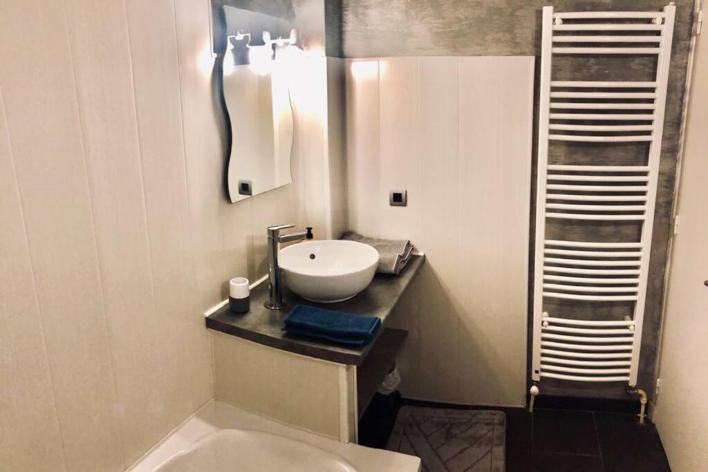 F3 - Neuf - 4/6 P - Lits King Size - Wifi - Cour Apartment Le Puy-en-Velay Exterior photo